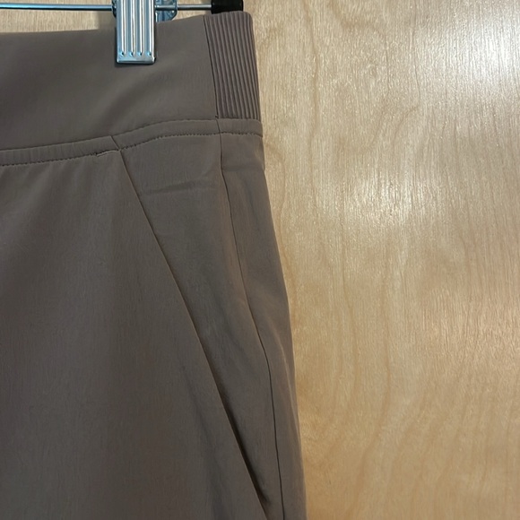 ATHLETA BROOKLYN MID RISE ANKLE UTILITY PANT, Size 12 - Picture 3 of 7